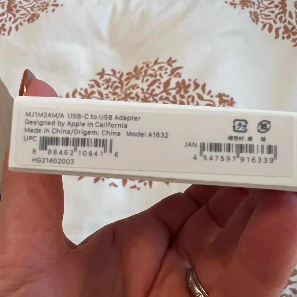 NIB APPLE USB to USB-C Adapter
